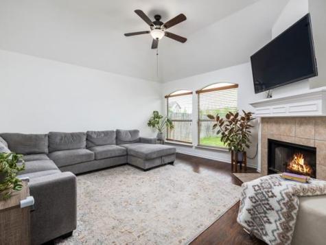 536 W Metcalfe Street Hutto TX 78634