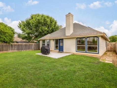 536 W Metcalfe Street Hutto TX 78634