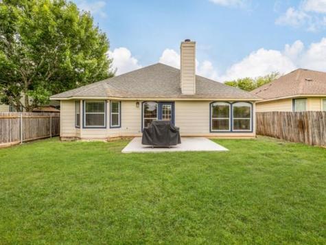536 W Metcalfe Street Hutto TX 78634