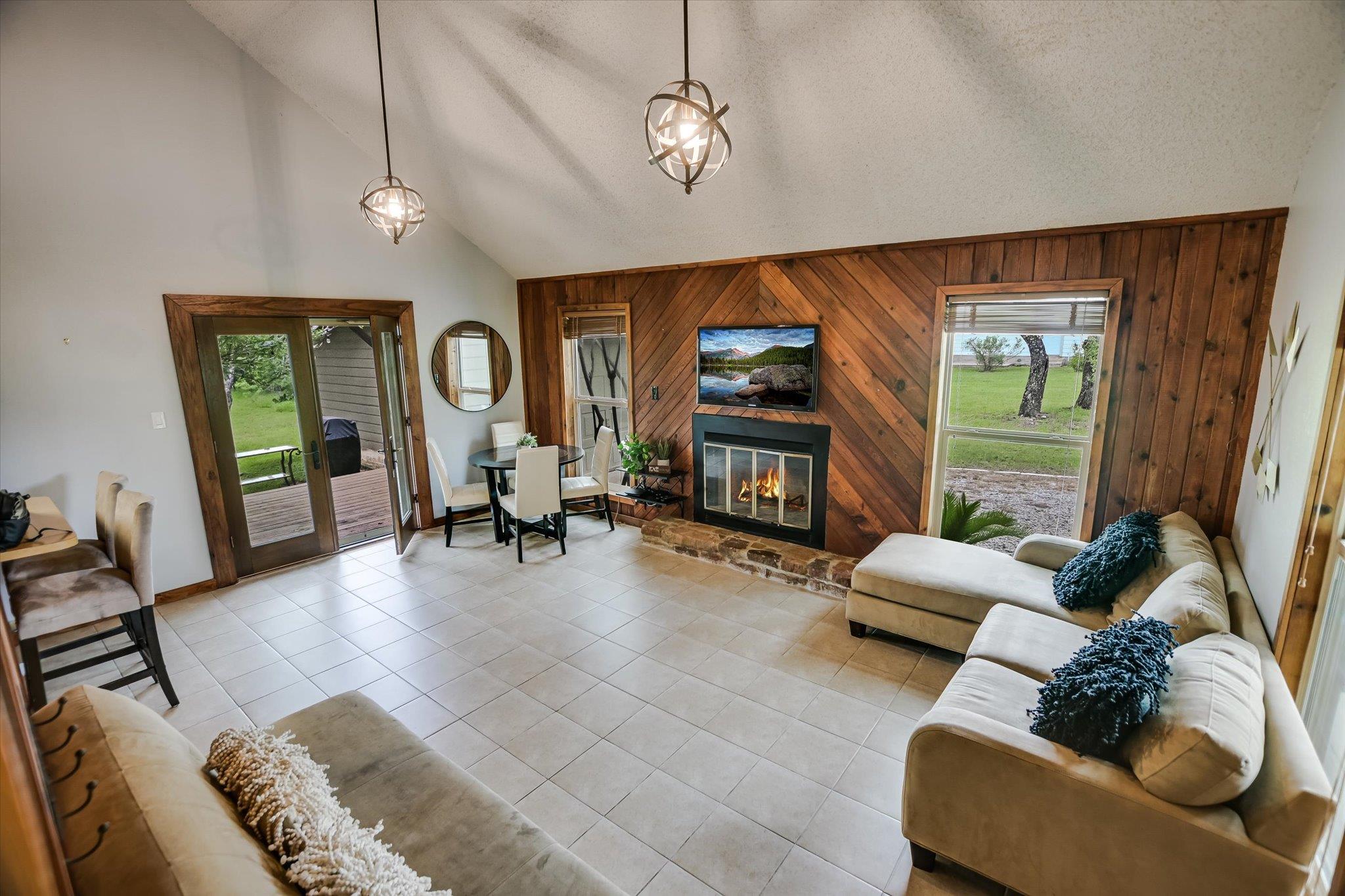 424 Bedford Drive Spicewood TX 78669