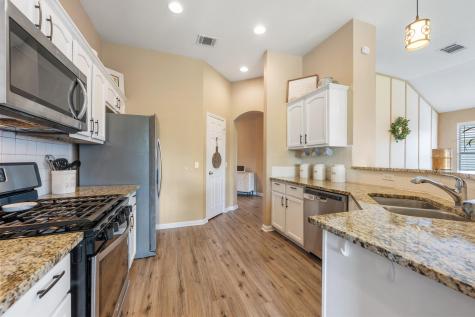 303 Mccoy Lane Hutto TX 78634