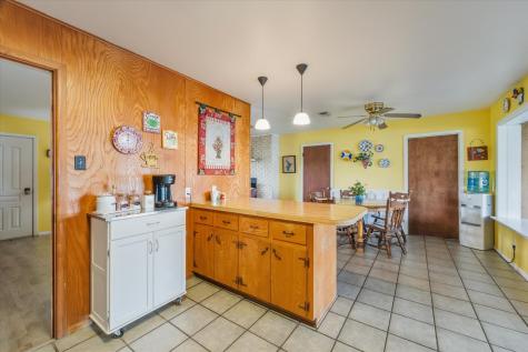 210 Lake Loop Tow TX 78672
