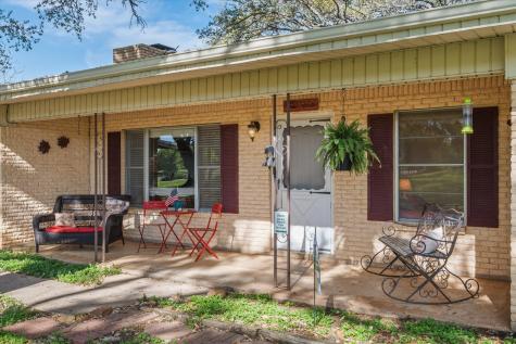 210 Lake Loop Tow TX 78672