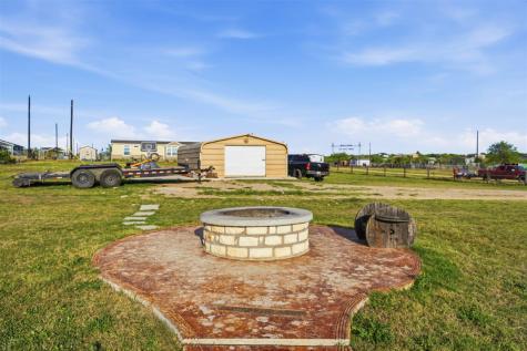 2493 County Road 464 Elgin TX 78621