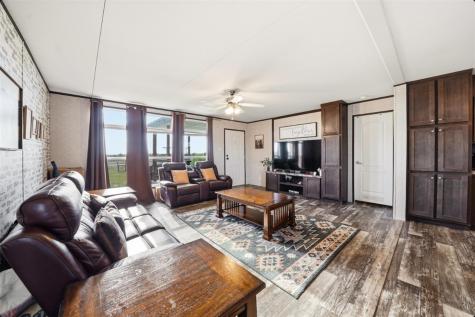 2493 County Road 464 Elgin TX 78621