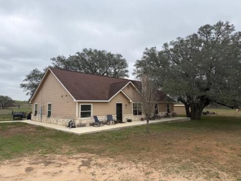 100 County Road 423 Stockdale TX 78160
