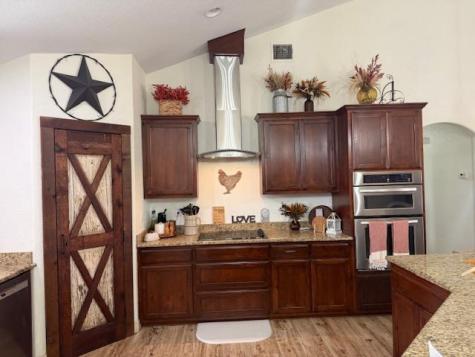 100 County Road 423 Stockdale TX 78160