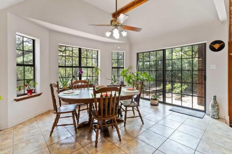 214 Laura Lane Bastrop TX 78602
