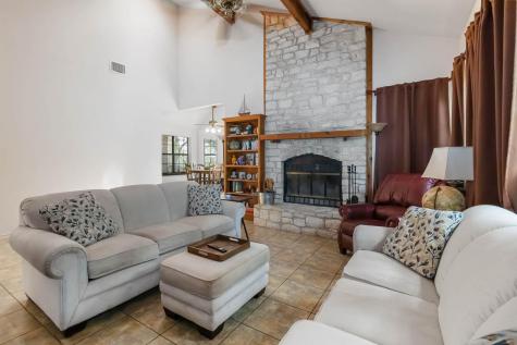 214 Laura Lane Bastrop TX 78602