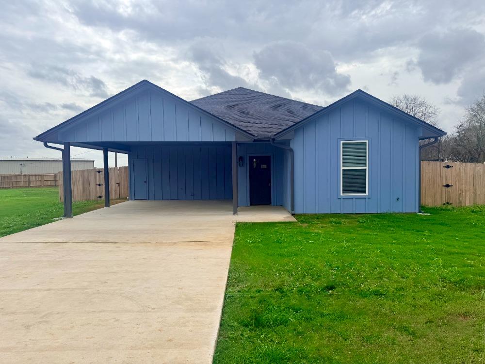 221 Hester Street Lexington TX 78947