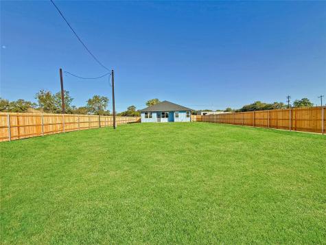 221 Hester Street Lexington TX 78947