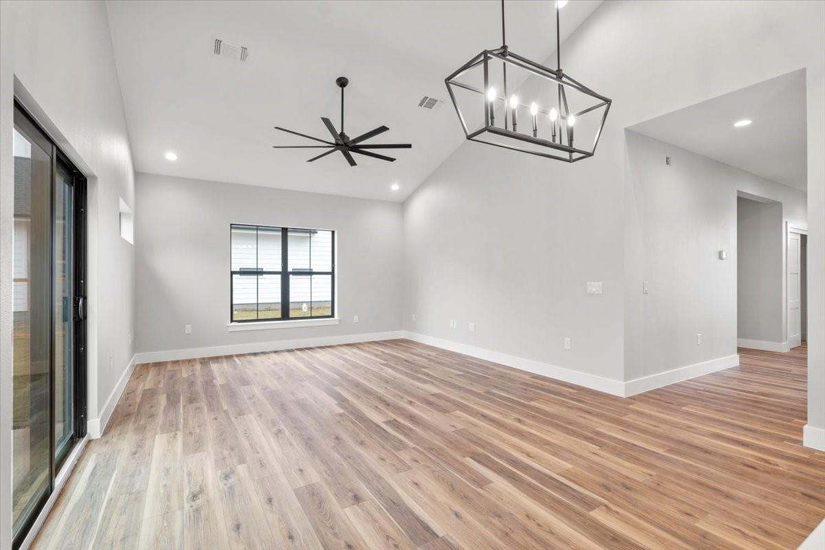 203 N Avenue J Johnson City TX 78636
