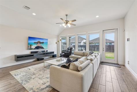 14521 Kira Lane Manor TX 78653