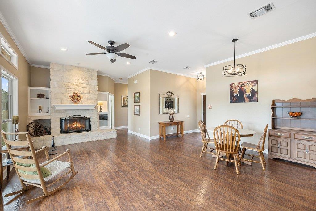 911 Oak Meadow Drive Dripping Springs TX 78620