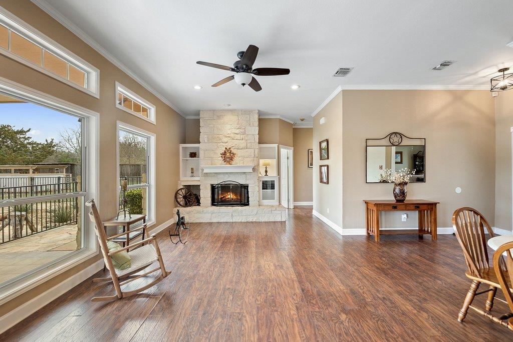 911 Oak Meadow Drive Dripping Springs TX 78620