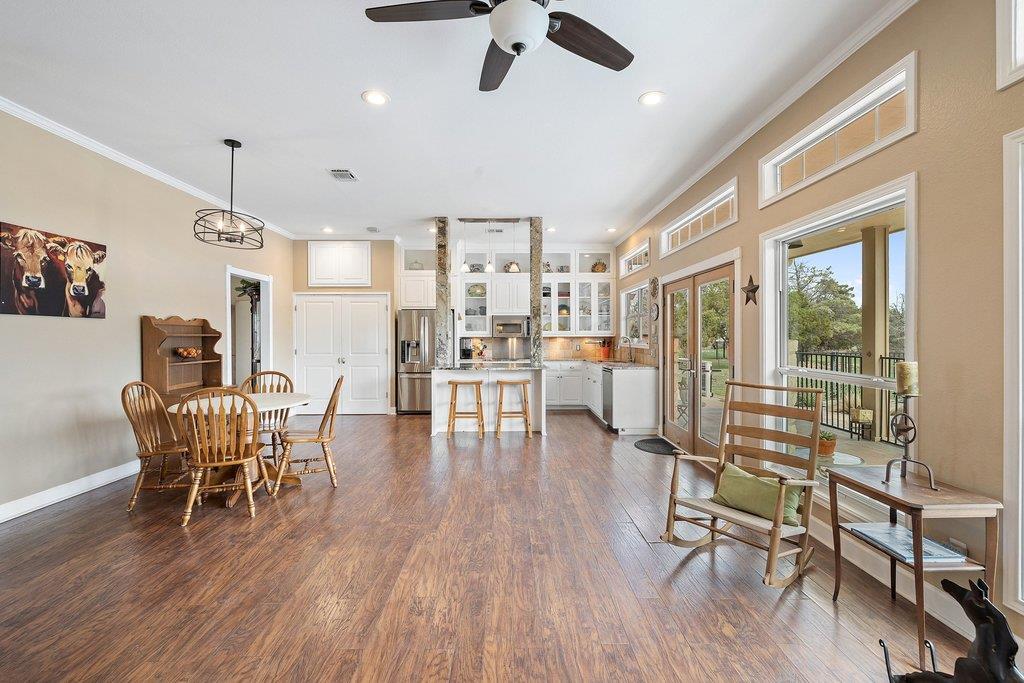 911 Oak Meadow Drive Dripping Springs TX 78620