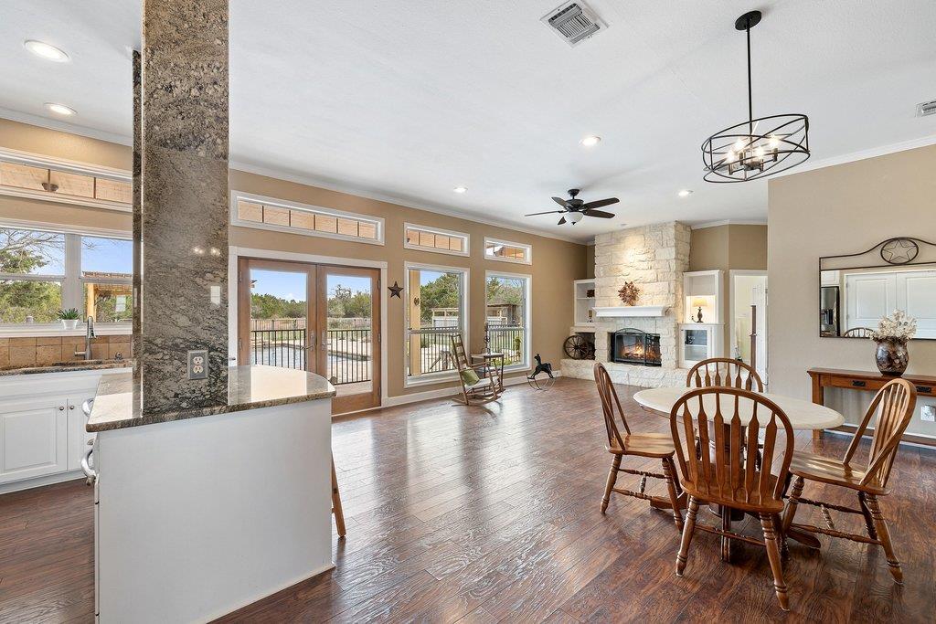 911 Oak Meadow Drive Dripping Springs TX 78620