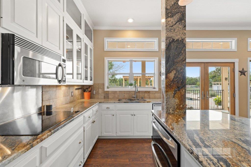 911 Oak Meadow Drive Dripping Springs TX 78620