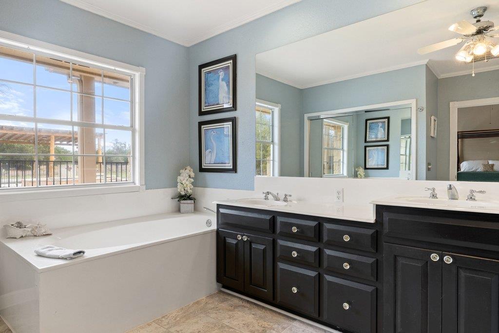 911 Oak Meadow Drive Dripping Springs TX 78620