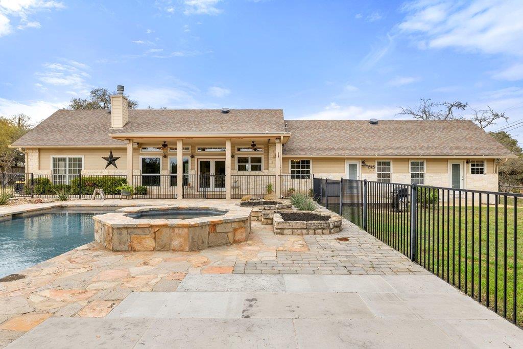 911 Oak Meadow Drive Dripping Springs TX 78620