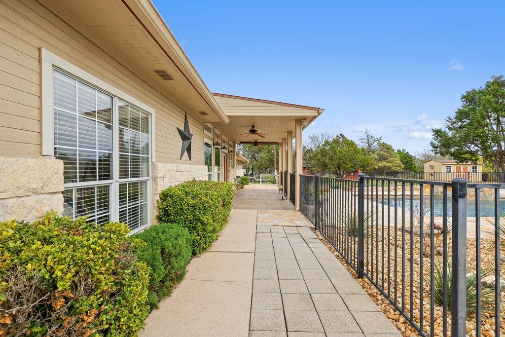 911 Oak Meadow Drive Dripping Springs TX 78620
