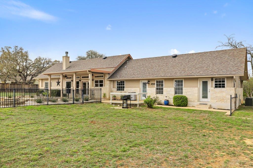 911 Oak Meadow Drive Dripping Springs TX 78620