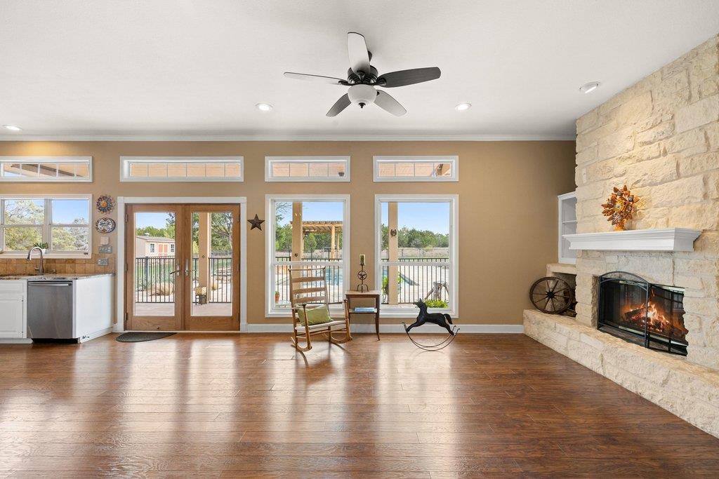 911 Oak Meadow Drive Dripping Springs TX 78620