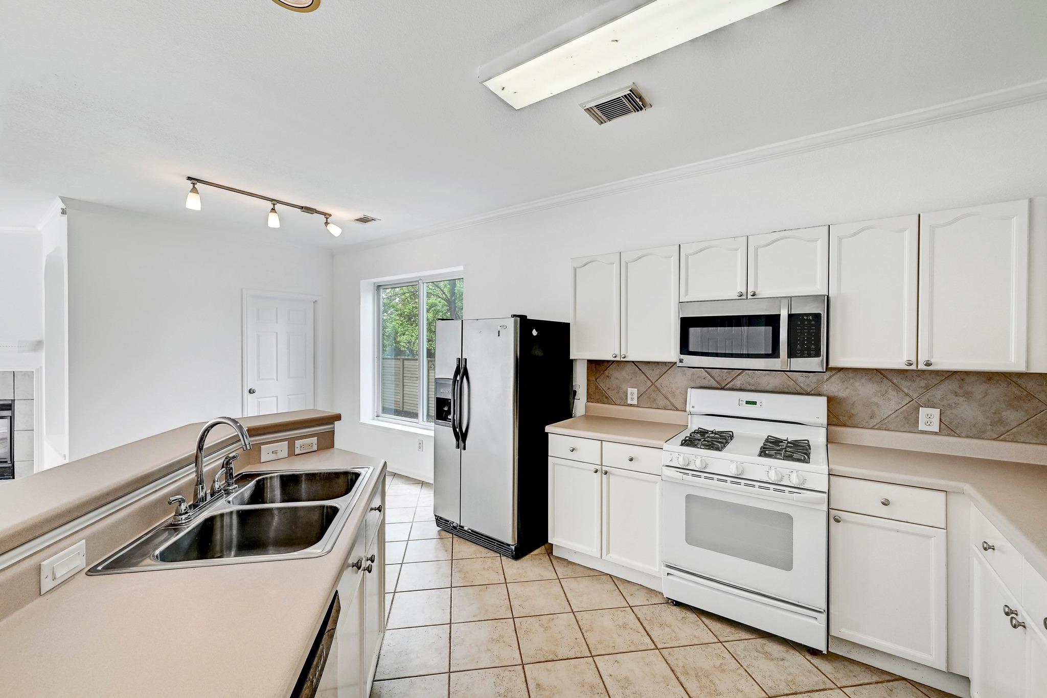 13401 Lamplight Village Avenue Austin TX 78727