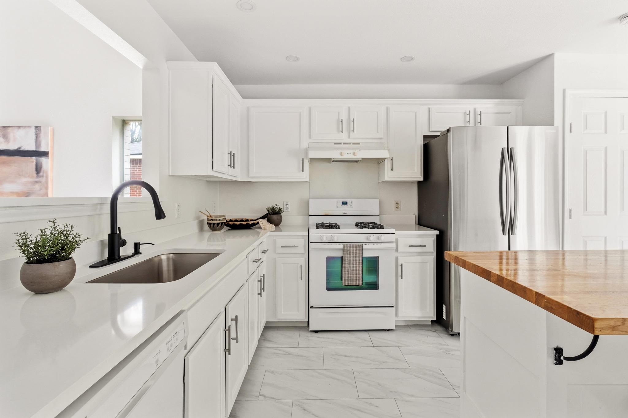 11207 Canterbury Tales Lane Austin TX 78748