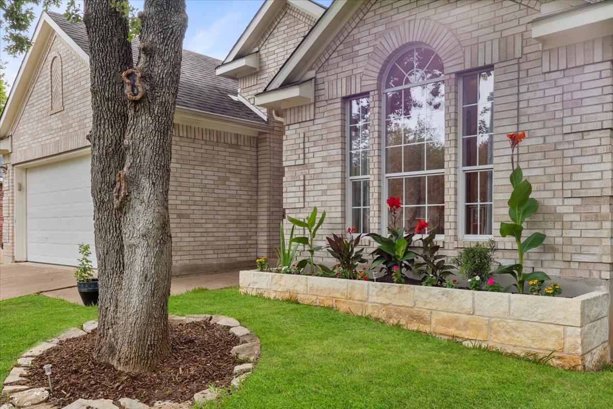 9012 Meacham Way Austin TX 78749