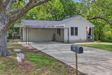 621 S Main Street Lockhart TX 78644