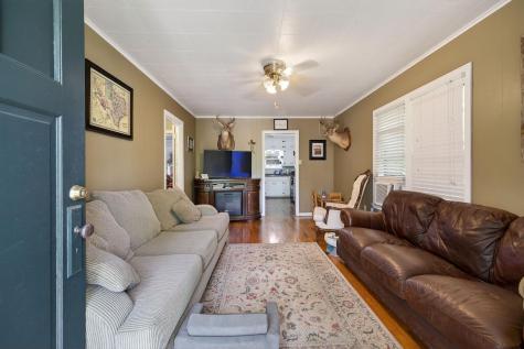 621 S Main Street Lockhart TX 78644