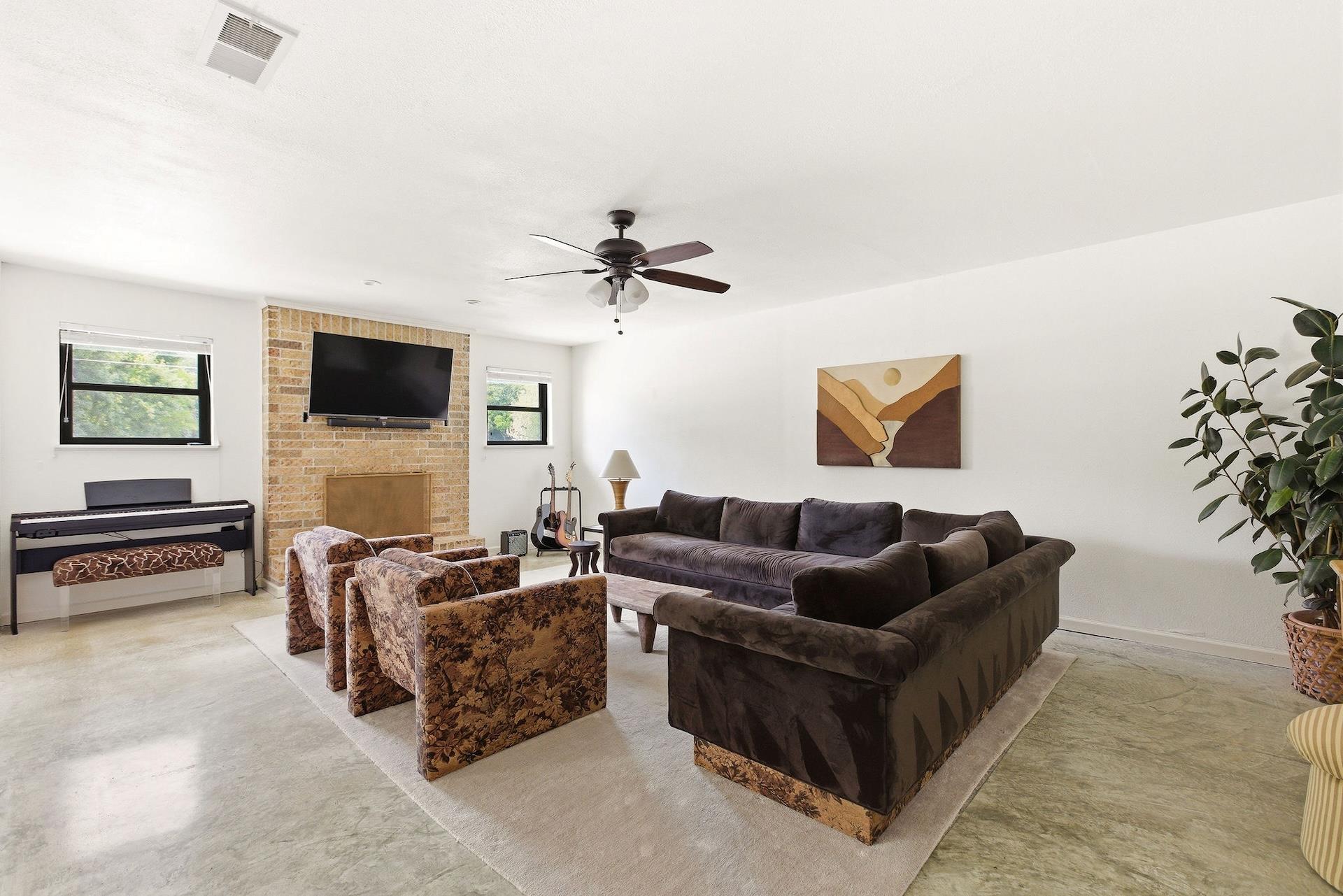 500 S Rio Grande Street Lockhart TX 78644