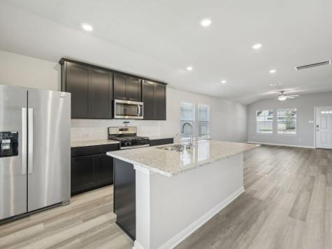 121 Holmby Drive Hutto TX 78634