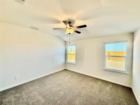 121 Holmby Drive Hutto TX 78634