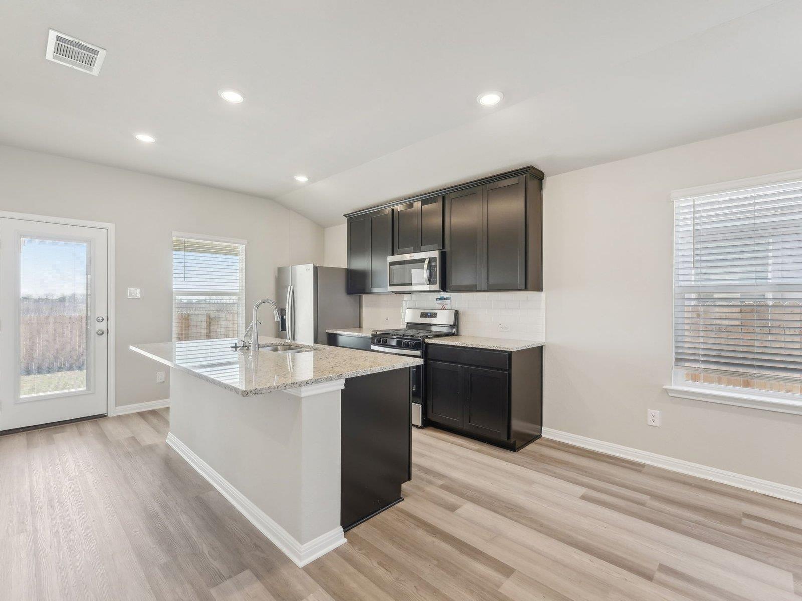 121 Holmby Drive Hutto TX 78634
