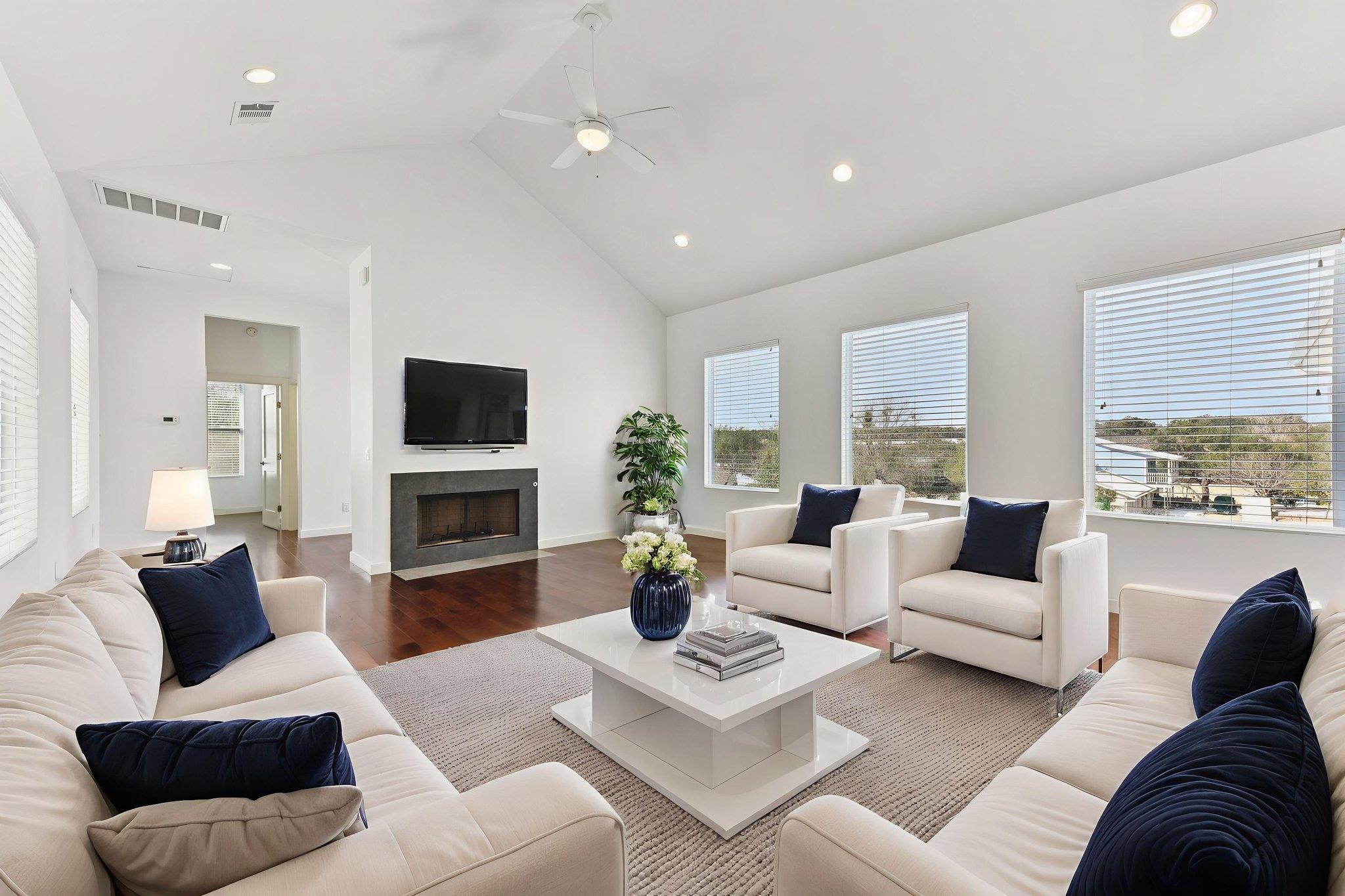 133 Crest View Drive Lakeway TX 78734
