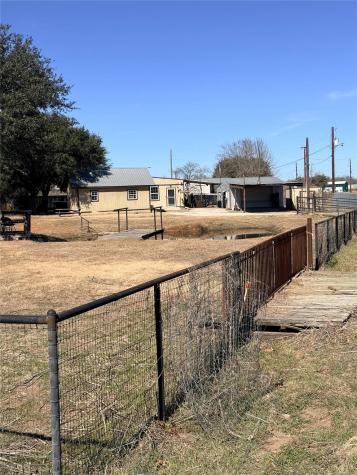 151 County Road 311 Rockdale TX 76567