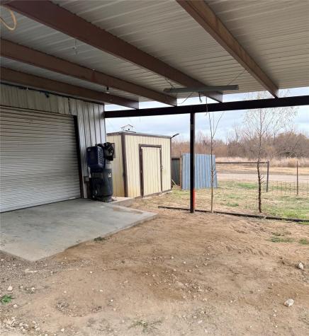 151 County Road 311 Rockdale TX 76567