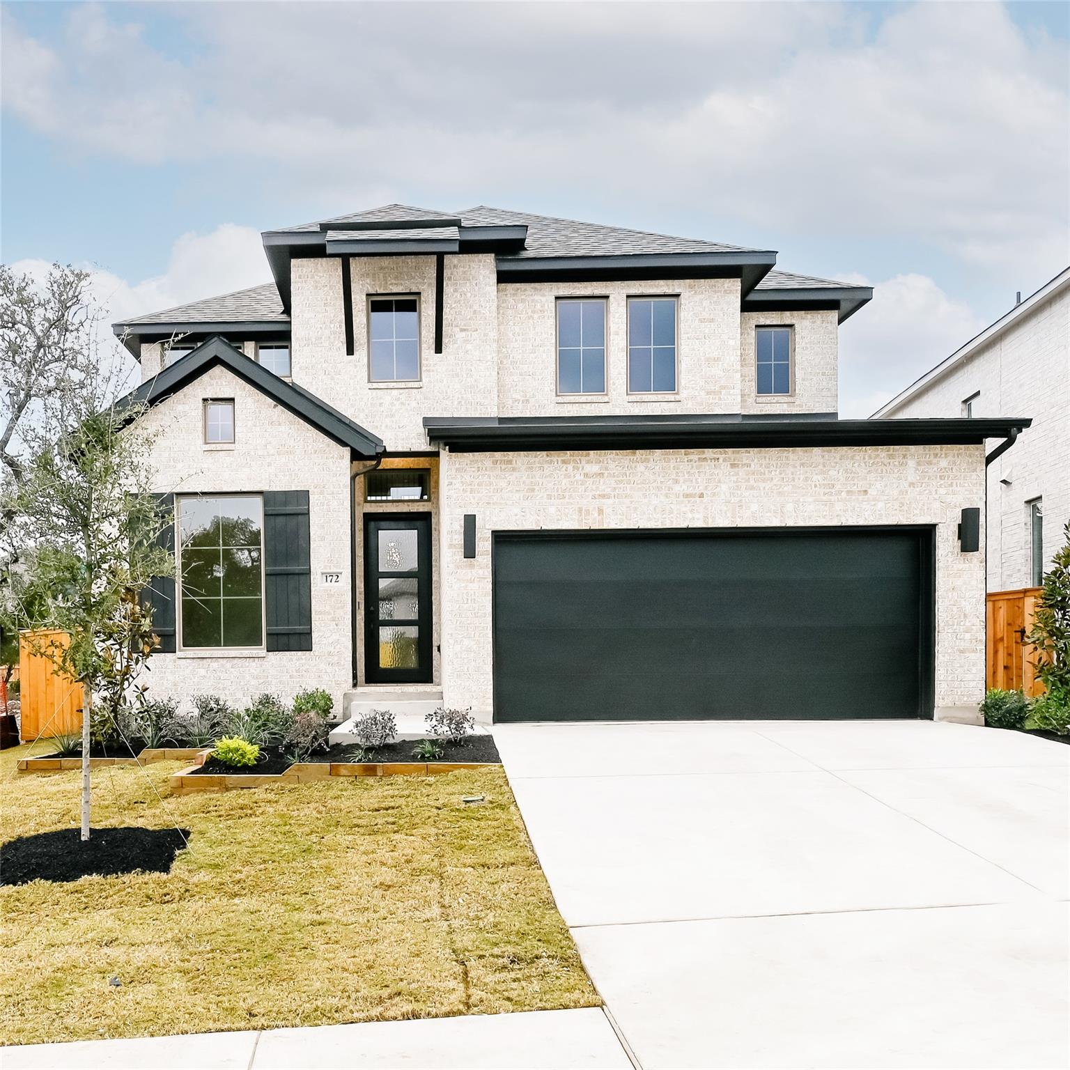 172 Basket Flower Loop Kyle TX 78640