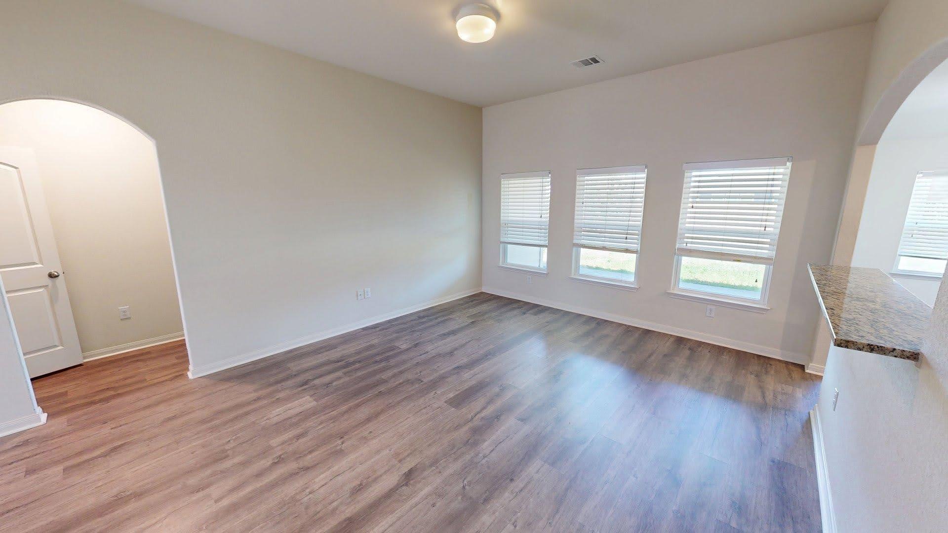 1531 Twin Estates Drive Kyle TX 78640