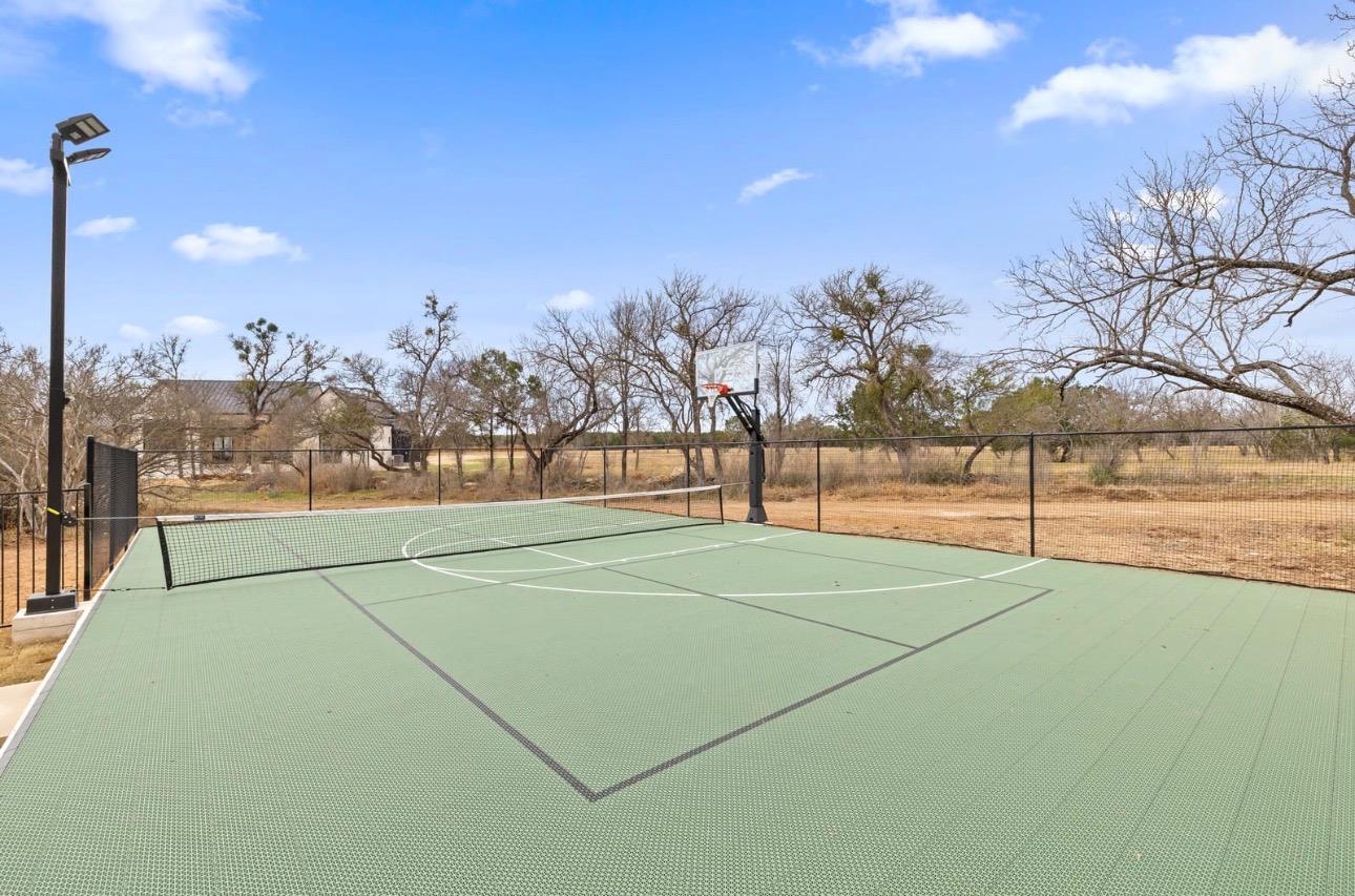 250 Hawthorne Lane Spicewood TX 78669