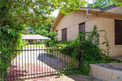 303 E 20th Avenue Belton TX 76513