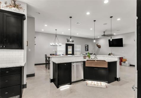 6731 N Fm 908 Rockdale TX 76567