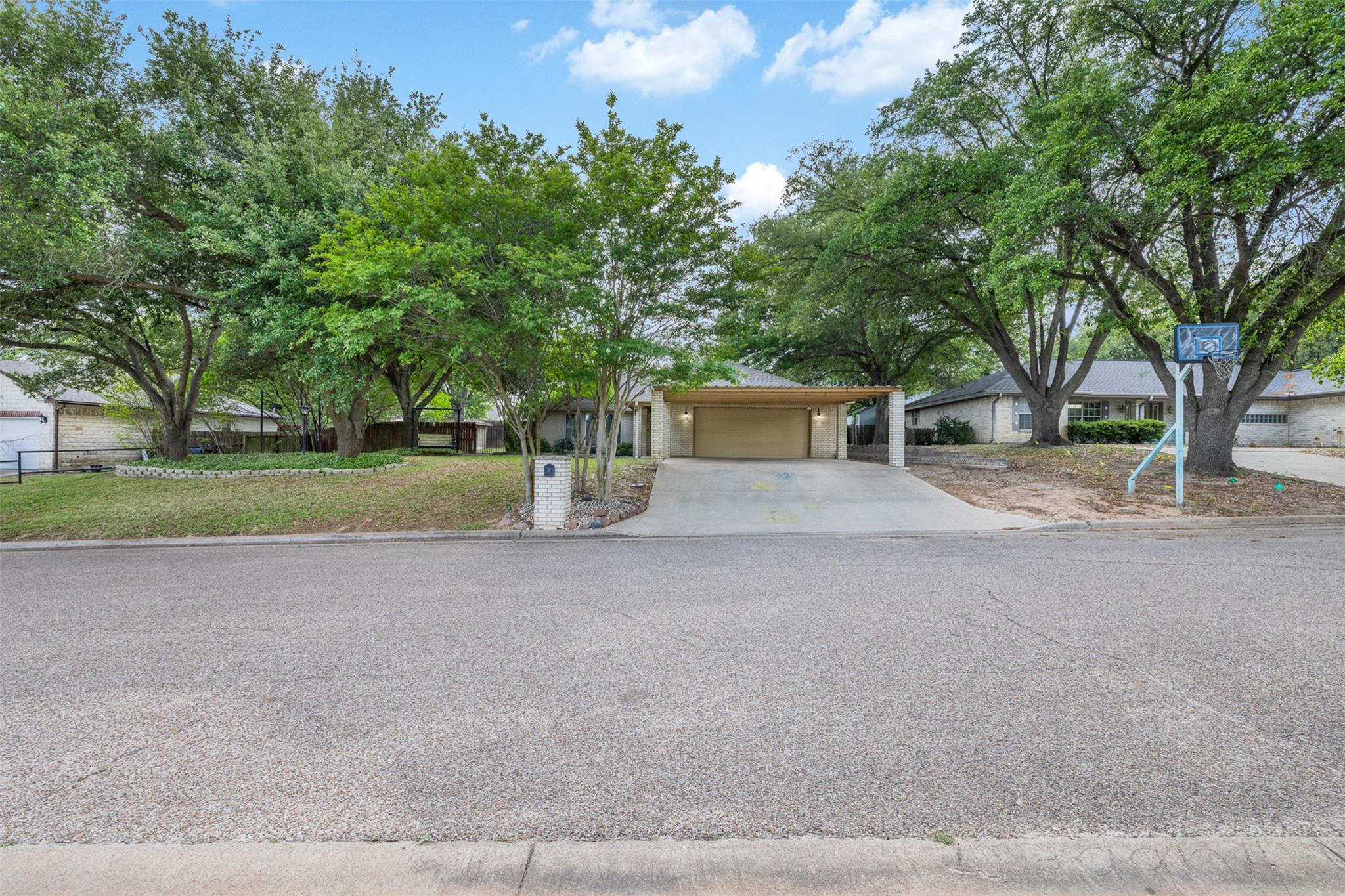 705 Palmer Street Rockdale TX 76567