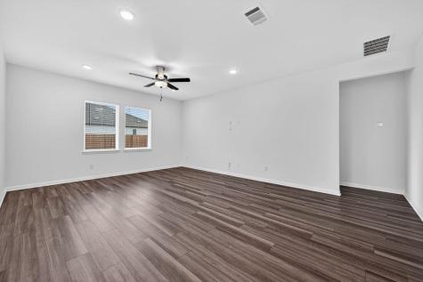 201 Makinaw Road Hutto TX 78634