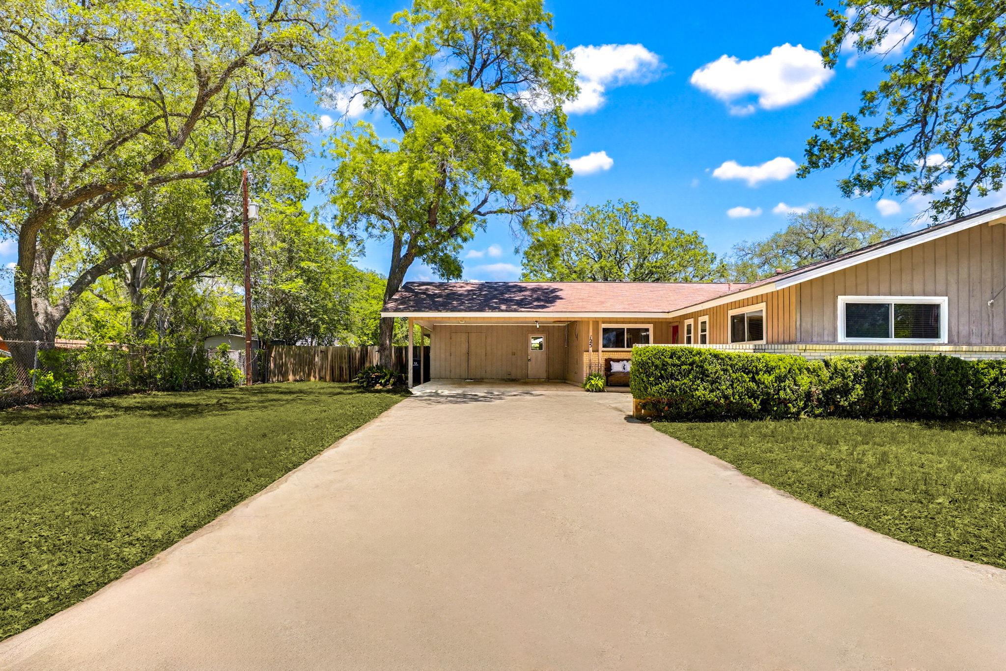 125 Glendale Street Luling TX 78648