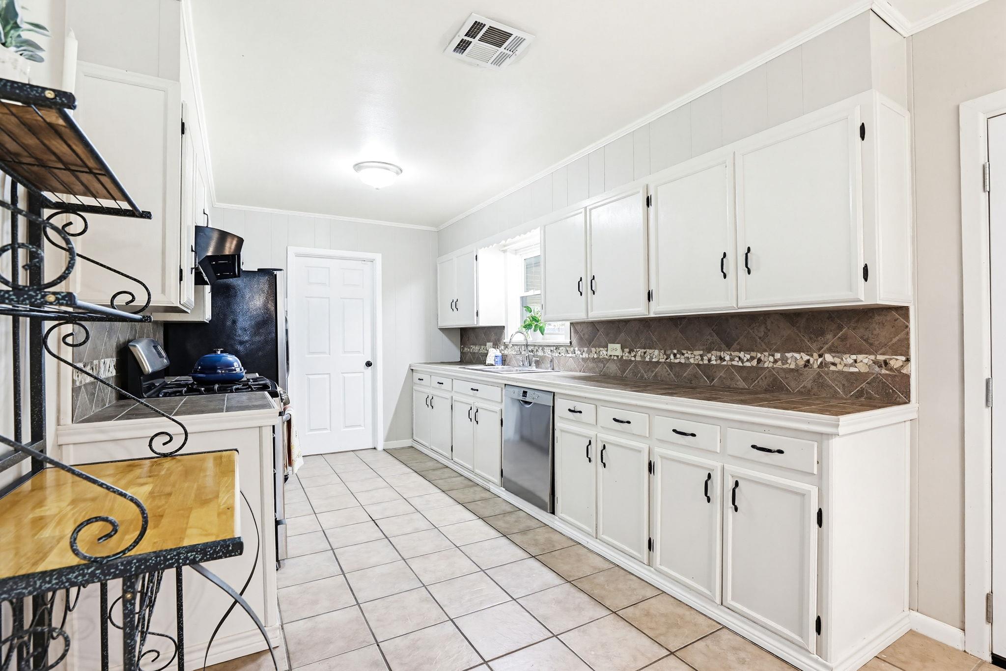 125 Glendale Street Luling TX 78648