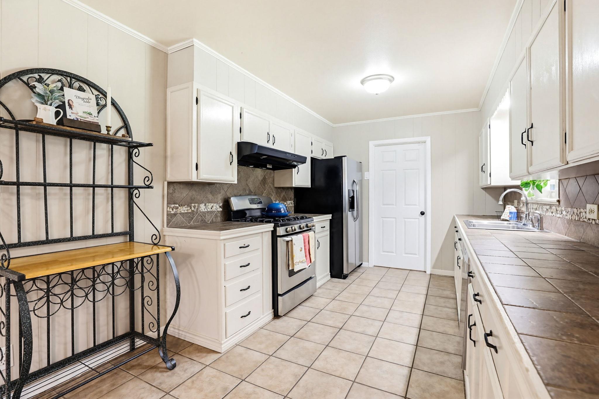 125 Glendale Street Luling TX 78648