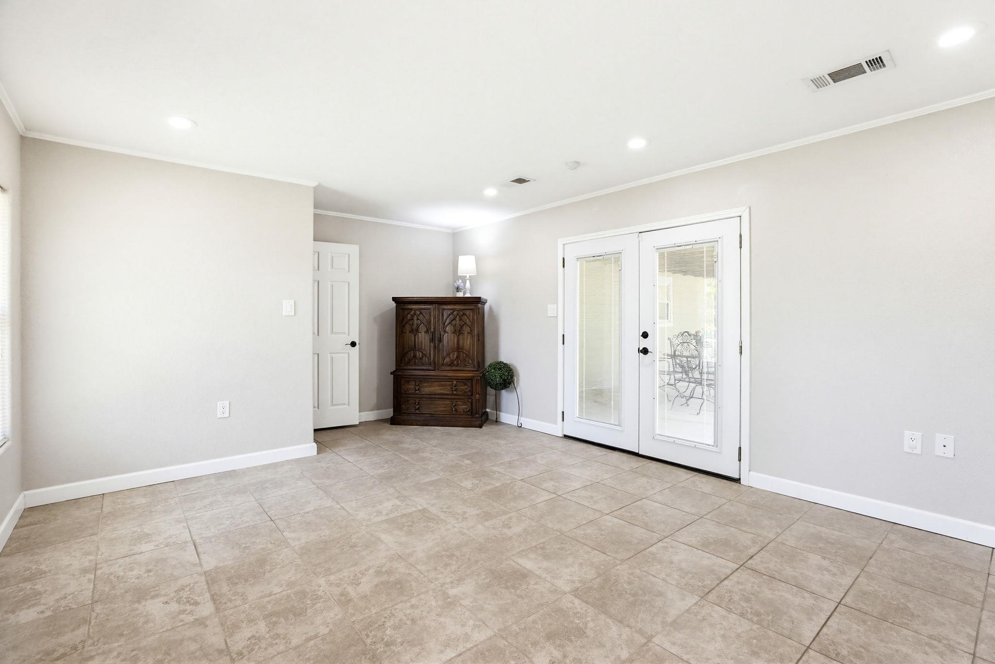 125 Glendale Street Luling TX 78648